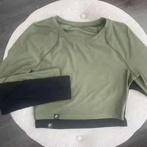 (2) Alphalete Long Sleeve Crop Tops Size Small Black and Sage Green
